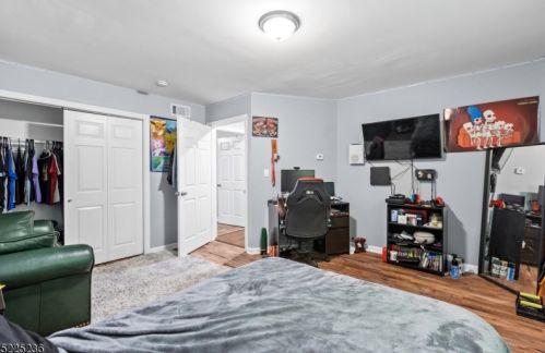 240 Skyline Lake Dr, Skyline Lakes NJ  07456-1959 exterior