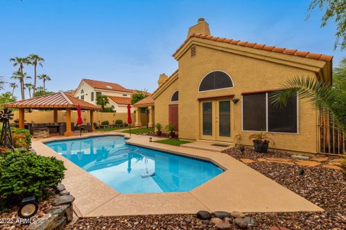 16202 33 Pl, Phoenix AZ 85032-3110 exterior