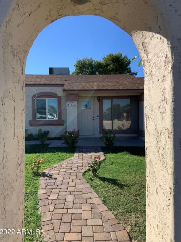 17842 33rd Ave, Phoenix AZ  85053-1613 exterior