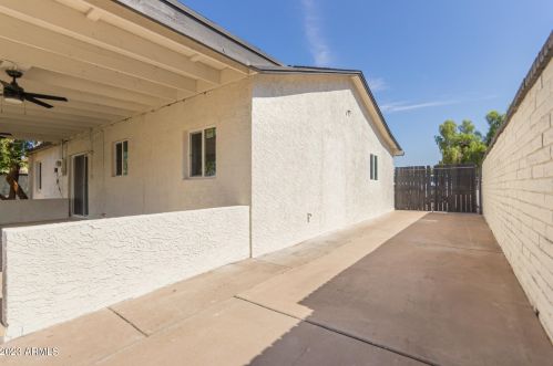 2544 Clarendon Ave, Phoenix AZ 85033-4124 exterior
