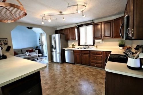 280 Pleasant St, Worcester MA 01609-3201 exterior