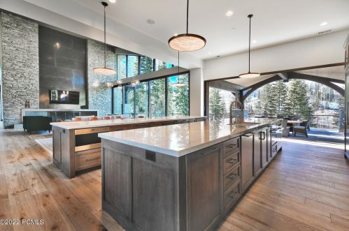 215 White Pne Cyn Rd, Park City UT 84060-6514 exterior