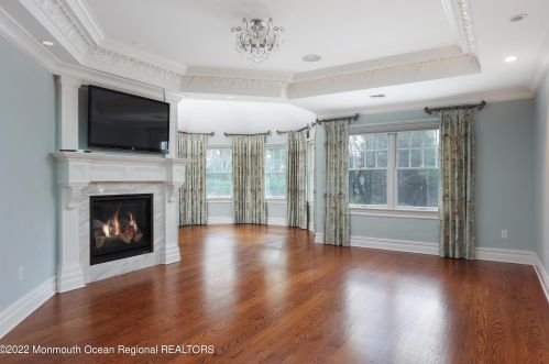 21 Vista Dr, Little Silver NJ  07739-1611 exterior