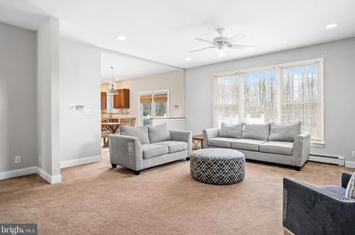 71 Mill Ln, Columbus NJ 08022-1940 exterior