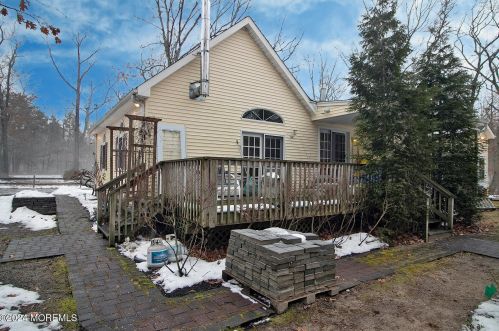 1062 Lakehurst Ave, Jackson Twp NJ 08527-5250 exterior