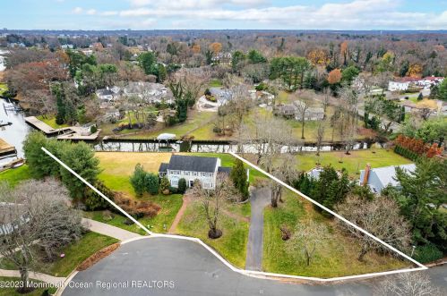 7 Pirates Cove Rd, Little Silver NJ 07739-1623 exterior