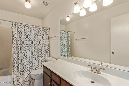 19242 5 Pl, Phoenix AZ 85042-4258 exterior