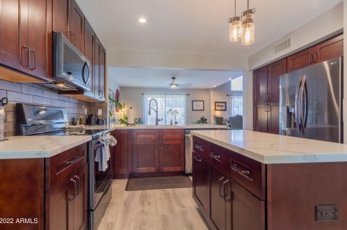 4246 Agave Rd, Phoenix AZ 85044-4646 exterior