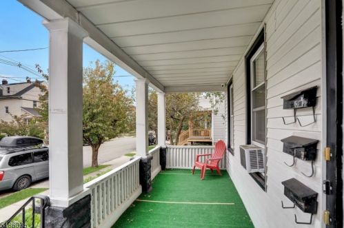 29 Division Ave, Belleville, NJ 07109-2645