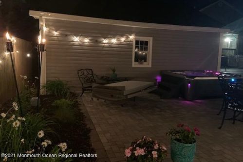 72 Rumson Rd, Little Silver NJ 07739-1332 exterior