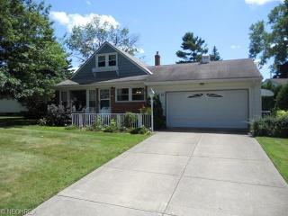 5016 Sedgewick Rd, Cleveland, OH 44124-1107