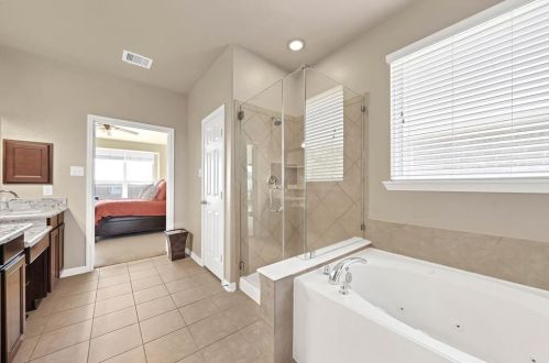 6303 Carnaby Ln, Richmond TX 77471-4588 exterior