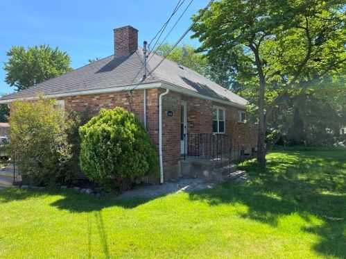 664 Washington St, Weymouth MA  02188-3325 exterior