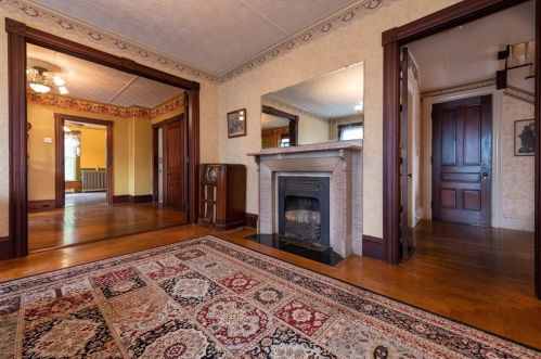 119 Main St, North Brookfield MA 01535-1438 exterior