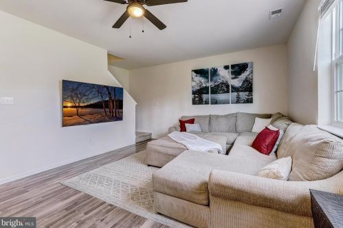 618 Schaeffer Ave, West Deptford NJ 08096-6631 exterior