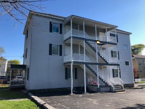 61 Houghton St, Worcester MA 01604-3822 exterior