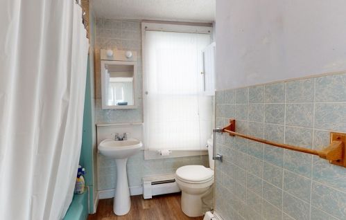 266 Pleasant St, West Bridgewater MA 02379-1509 exterior