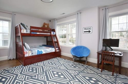 34 Ripley St, Newton MA 02459-2207 exterior