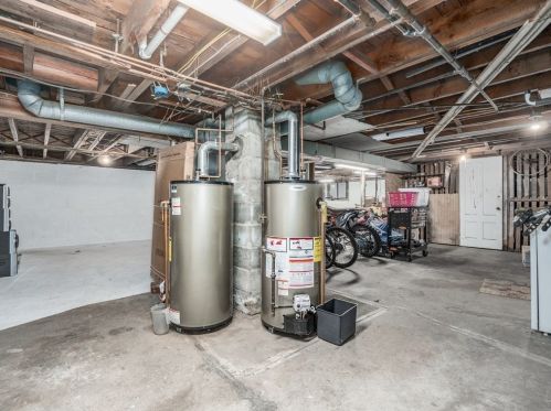 175 Middle Rd, New Bedford MA 02743-2016 exterior