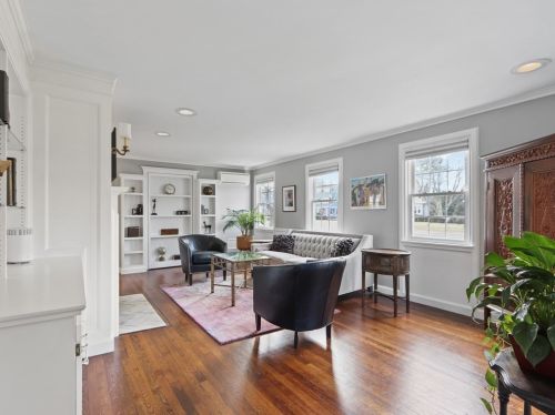 64 Fair Oaks Park, Needham MA 02492-3104 exterior