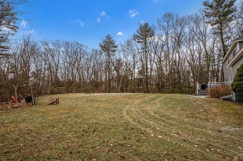 1 Belmont Ln, North Reading MA 01864-2329 exterior