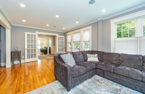 1058 Highland Ave, Needham MA 02494-1128 exterior