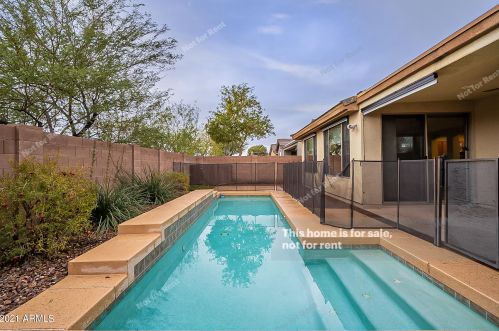 1823 Eastman Dr, Phoenix AZ 85086-1503 exterior