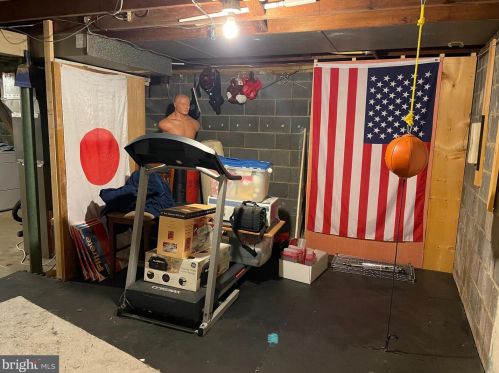 1109 Delsea Dr, West Deptford NJ 08093-2252 exterior