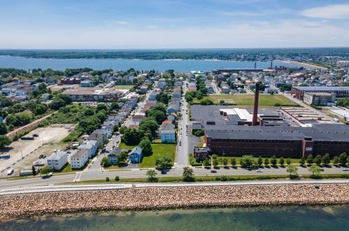 18 Mott St, New Bedford MA 02744-2307 exterior