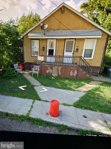 365 Buck St, West Deptford, NJ 08066-1061