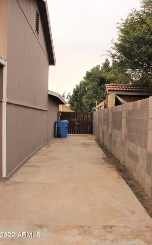 2607 60 Dr, Phoenix AZ 85035-1636 exterior