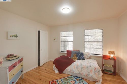 1928 Trombas Ave, San Leandro CA 94577-6127 exterior