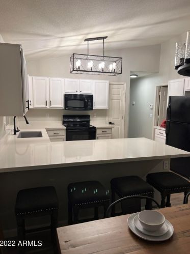 3041 Blackhawk Dr, Phoenix AZ 85050-4821 exterior