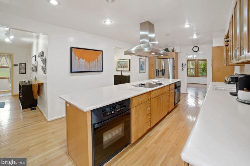 7442 Weather Worn Way, Columbia MD 21046-1434 exterior