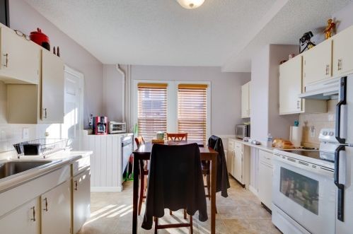 12 Highland Ter, Needham MA 02494-3014 exterior