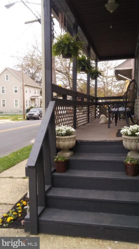 61 Barber Ave, West Deptford NJ 08096-2832 exterior