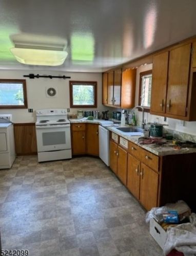 58 Pond Ln, Milford NJ  08848-1023 exterior