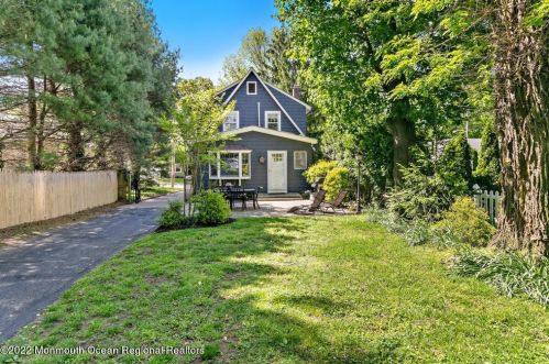 182 Pinckney Rd, Little Silver NJ 07739-1015 exterior