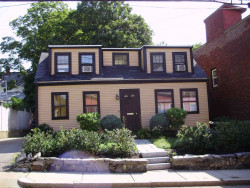 992 Chestnut St, Newton, MA 02464-1102