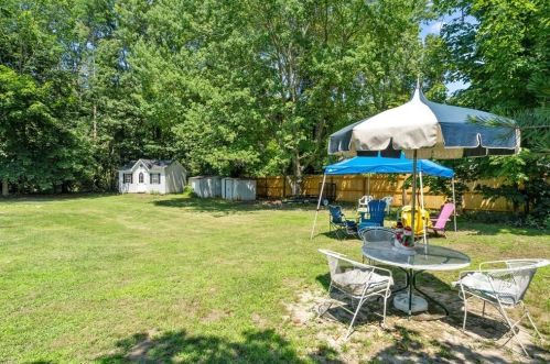 188 Newman Ave, Seekonk MA 02771-4911 exterior