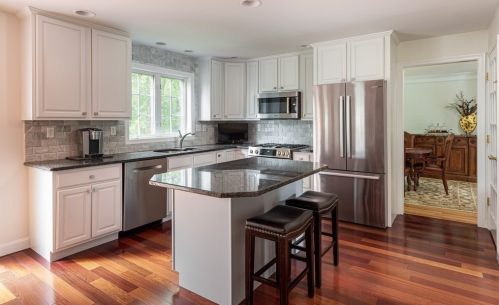 41 Wildwood Dr, Southborough MA 01772-1990 exterior