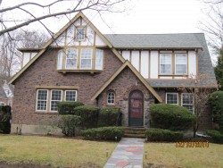 118 Langdon St, Newton, MA 02458-1983