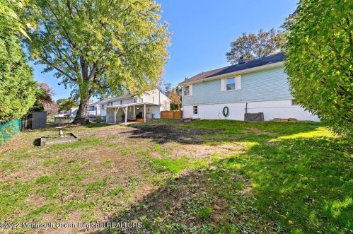 41 Reynolds Dr, Tinton Falls NJ 07724-2323 exterior