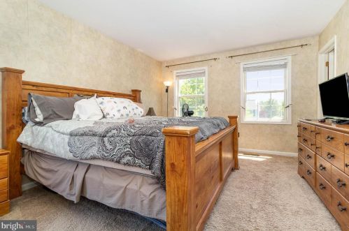 15 Sussex Dr, Carlisle PA 17013-4804 exterior