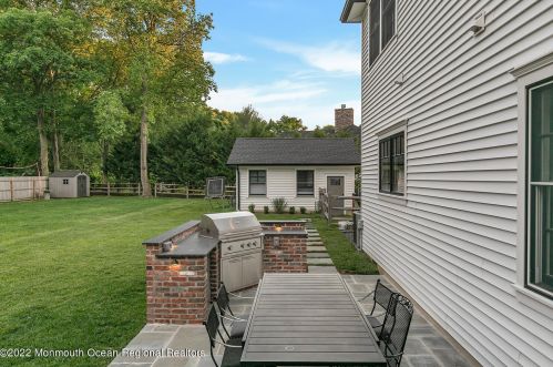 61 Winding Way, Little Silver NJ 07739-1720 exterior