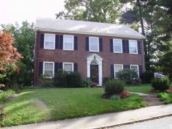 274 Park St, Newton, MA 02458-2315