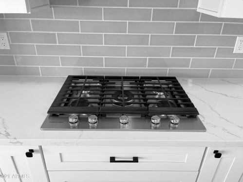 2501 Beryl Ave, Phoenix AZ  85028-3714 exterior