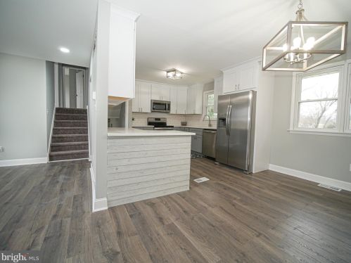 145 Crown Point Rd, West Deptford NJ  08093-1131 exterior