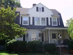 27 Parsons St, Newton, MA 02465-2135