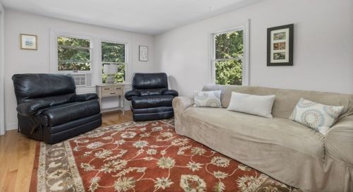 4 Pinegrove Rd, Hingham MA 02043-3923 exterior